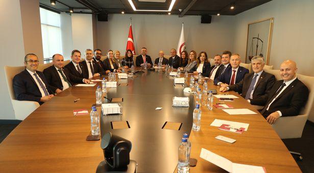 Türk Eczacıları Birliği'nin yeni yönetimi belli oldu!