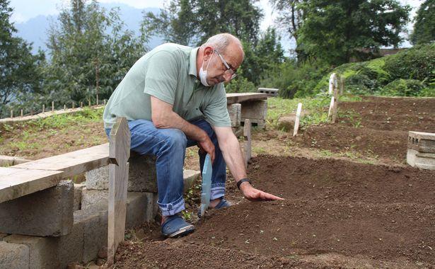 Koronavirüsten 8 ferdini kaybeden aile aşı ile hayata tutundu