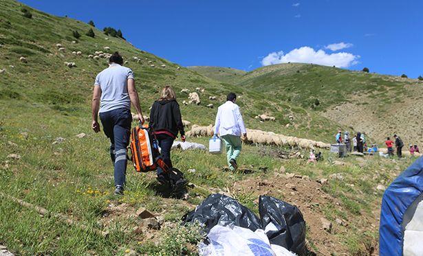 Aşı ekipleri, 2 bin 500 rakımlı yaylada