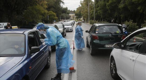 Yunanistan'da özel sektörde çalışan doktorların COVID-19'la mücadeleye katılması için 'seferberlik' ilanı