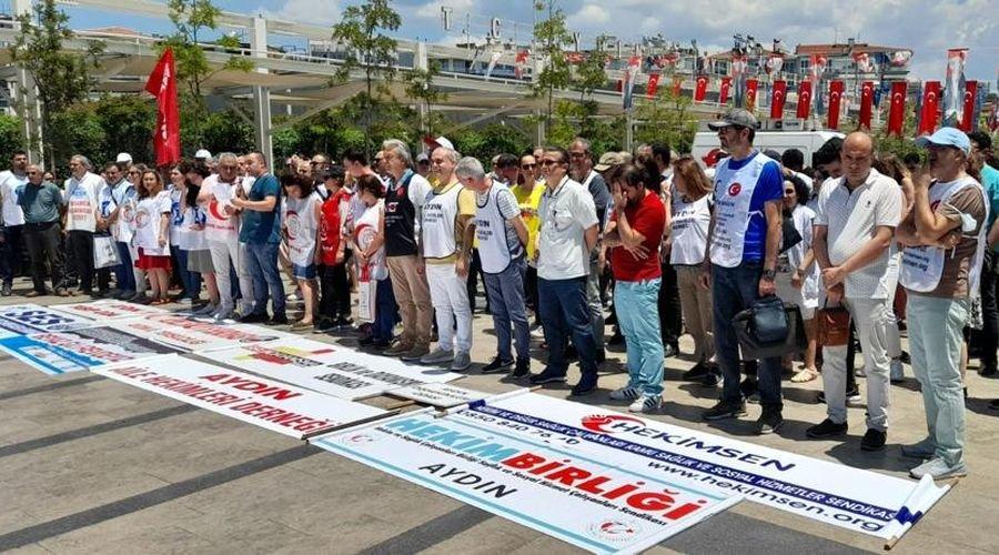 Hekimler eylemde: 'Yüz Bin Hekim İş Bırakıyor'