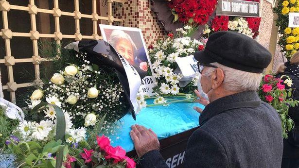 Türkiye'nin ilk kadın ortodontisti Ayşe Mayda son yolculuğuna uğurlandı