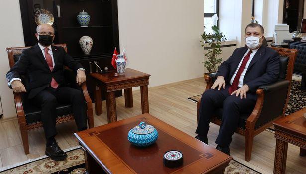 Bakan Koca'dan YÖK Başkanı Özvar'a ziyaret