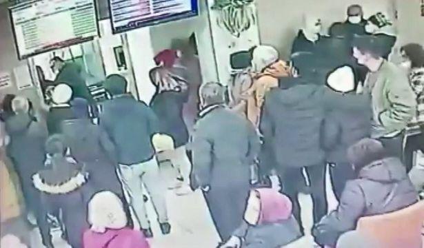 Bakırköy'de doktor ve güvenlik görevlisine saldırı: 'Hepinizi gömmezsem adam değilim'