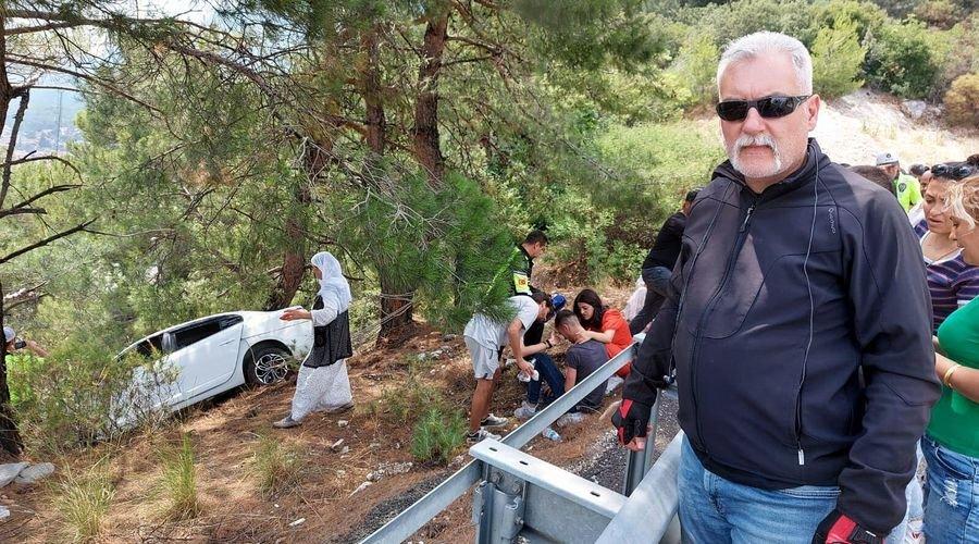 6 kişinin yaralandığı kazada ilk müdahale bölgeden motosikletle geçen başhekimden