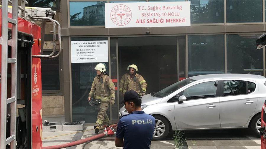 Beşiktaş'ta hastane ek binasında yangın! Hastalar tahliye edildi