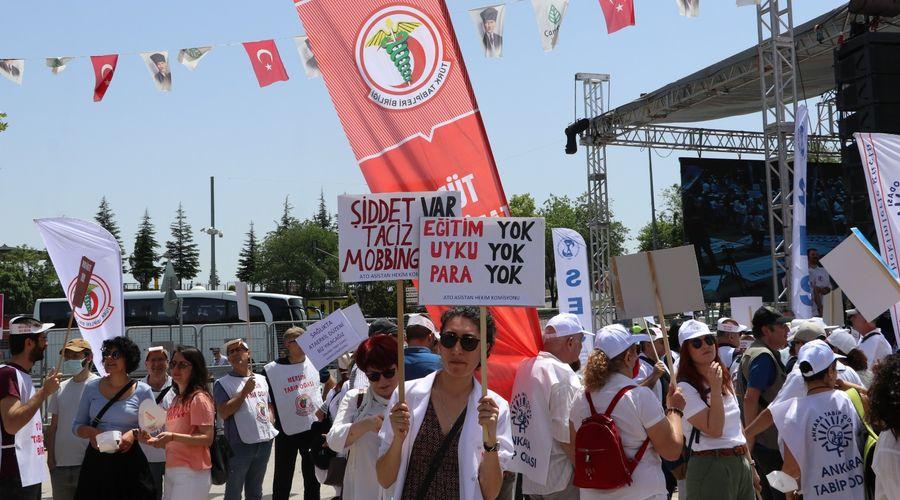 Hekimler ve sağlık çalışanları, 'beyaz miting'de buluştu