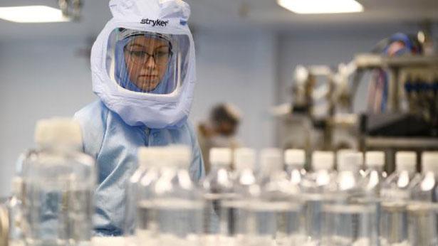 BioNTech kapılarını açtı: Tek bir mRNA kazanında 8 milyon doz aşı üretiyorlar