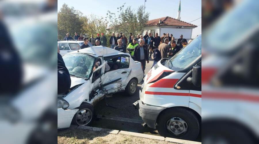 Bursa'da ambulans ile otomobil çarpıştı: 1 ölü