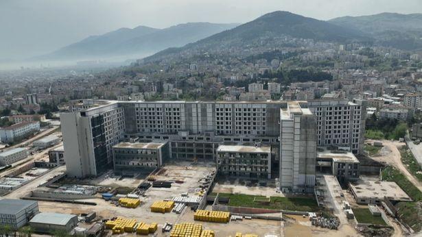 Bursa'da dev sağlık kompleksi hızla yükseliyor