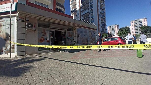 Sağlık merkezinde meslektaşı tarafından tüfekle vurulan doktor hayatını kaybetti