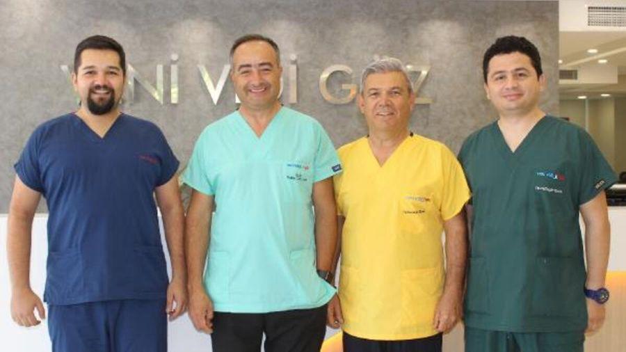 Hekimler gözlerini emanet etti: Göz doktorundan 3 meslektaşına ameliyat