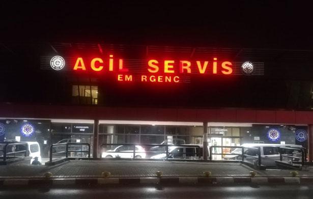 Sıra beklemek istemediler, iki doktoru darp ettiler!