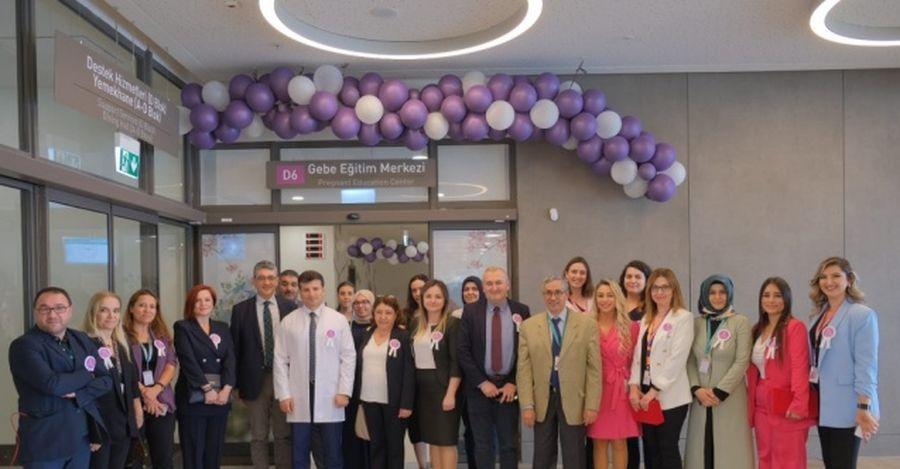 Başakşehir Çam ve Sakura Şehir Hastanesi'nde Emzirme Sempozyumu yapıldı