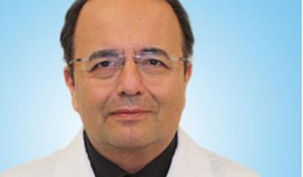 Göz Hastalıkları profesörü girdiği denizde hayatını kaybetti