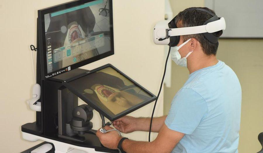 Gülhane Diş Hekimliği Fakültesi'nde simülasyon cihazıyla eğitim imkanı