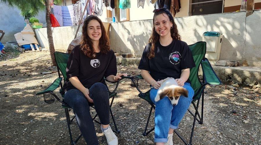 İkizler Esmanur ve Esranur, tıp fakültesinde de birlikte