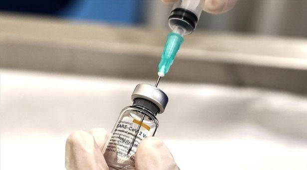 Araştırma: Tam aşılı kişilerin corona virüs kapma ihtimali 3 kat daha az