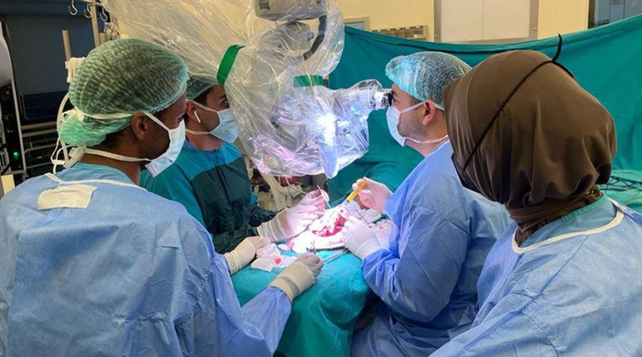 Bursa'da bir işçinin kopan parmakları 10 saatlik operasyonla yerine dikildi
