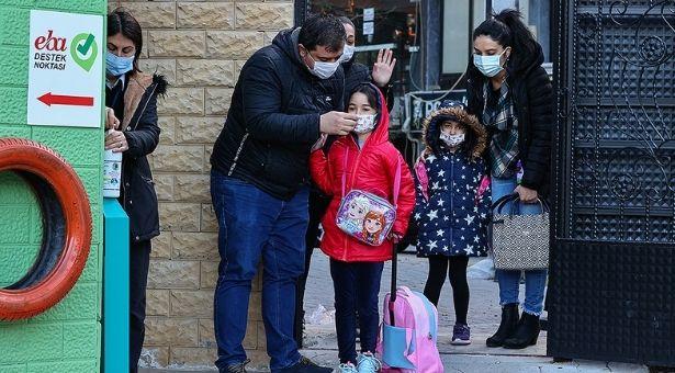BioNTech-Pfizer aşısının AB'de 12-15 yaş grubu için değerlendirme süreci başladı