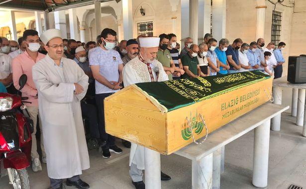 Kalp krizi geçiren göz doktoru Elazığ'da son yolculuğuna uğurlandı