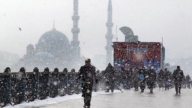 Yarın İstanbul'da kamu görevlileri izinli: Sağlık çalışanları hariç!