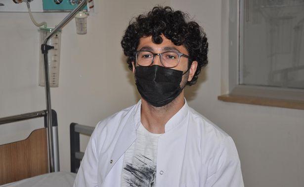Kars'ta 3'üncü doz ilk aşıyı nöroloji uzmanı yaptırdı