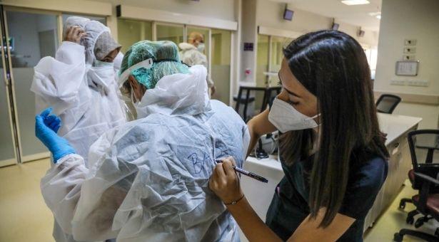 COVID yoğun bakım servisinde 1 yıl 