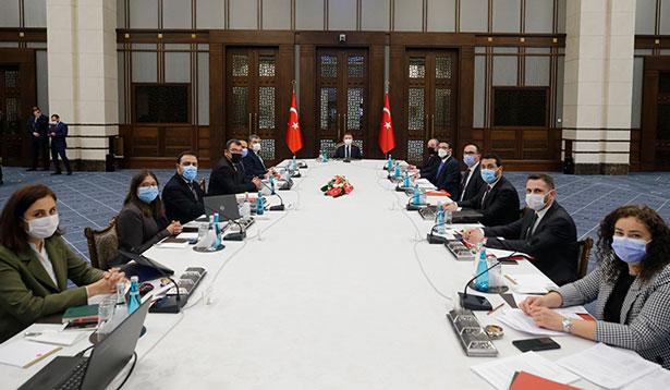 Yerli aşı çalışmaları Külliye'deki toplantıda değerlendirildi