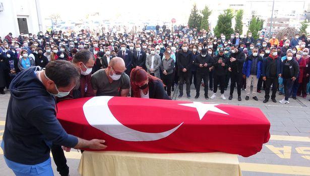 Mersin'de 27 yıllık hemşire COVID-19'a yenildi