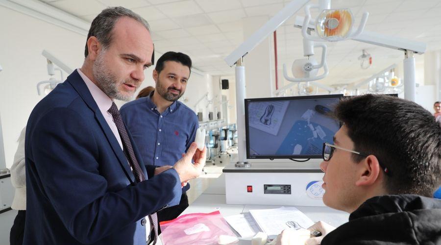 Niğde'de Diş Hekimliği Fakültesi hasta kabulüne başladı
