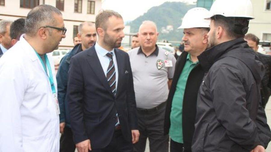 Rektörden tepki gören hastane servisleri yenileniyor!