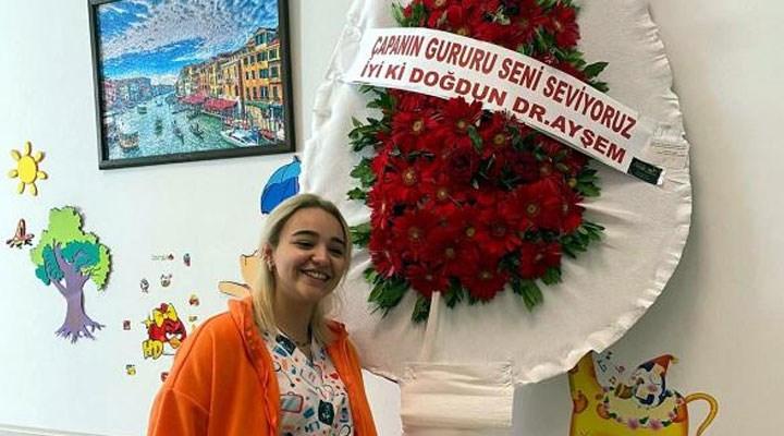Sahte doktor kendine 'Çapa'nın gururu' yazılı çelenk göndermiş