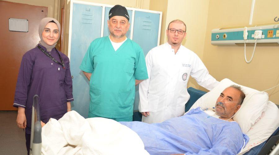 Şanlıurfa'da 58 yaşındaki hastaya iki riskli ameliyat aynı anda yapıldı