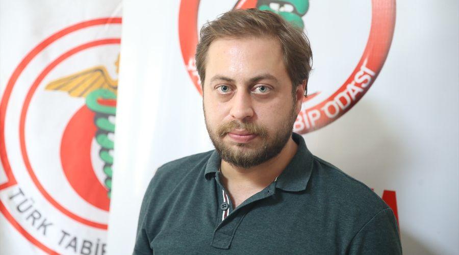 Şanlıurfa'da darbedilen doktor için eylem! 'Ne zaman darbedileceğim diye düşünmektense diplomamı yırttım'