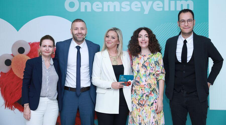 Klinik psikologların önerilerinden oluşan 'Susam Sokağı-Birbirimizi Önemseyelim' Türkçe yayınlanmaya başladı