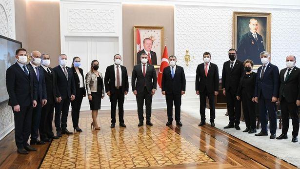 Türk Eczacıları Birliği'nden Bakan Koca'ya ziyaret