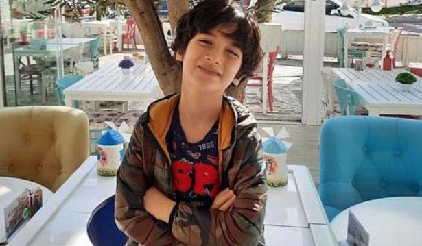 Doktor çiftin 8 yaşındaki çocukları, Covid-19'dan hayatını kaybetti