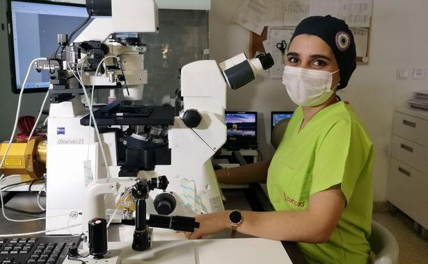 Doğduğu tüp bebek kliniğinde hemşire oldu