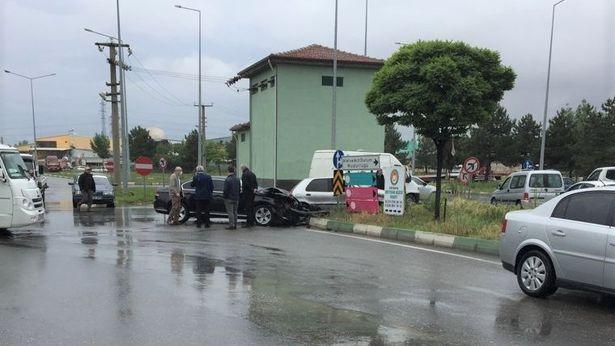 KSBÜ Rektörü Prof. Dr. Vural Kavuncu kaza geçirdi
