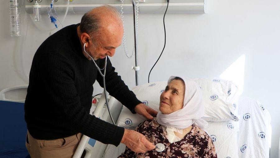 Kongrelerde anlatılacak: 80 yaşındaki hastaya 8 saatlik ameliyatta biri çok riskli 5 operasyon