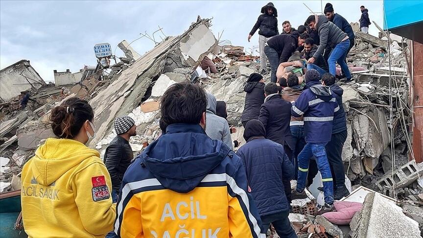 Sağlık Bakanı: 81 ilimizden yeterli sayıda ekibimiz afet bölgelerinde