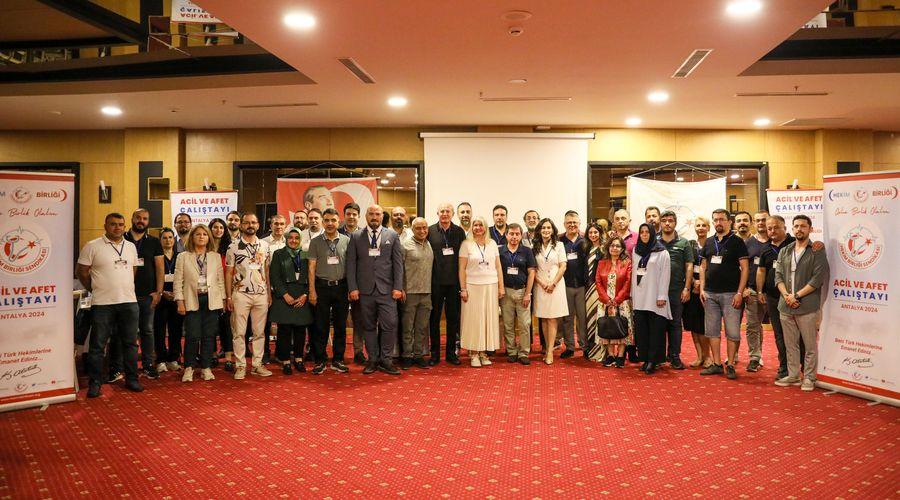 Doktorlar acil servislerdeki sorunları konuşmak için Antalya’da bir araya geldi