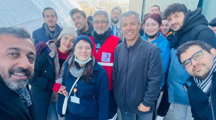 Manisa Celal Bayar Üniversitesi sağlık görevlileri Afşin'de depremzedelerin yaralarını sardı