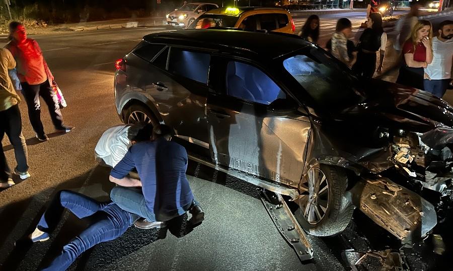 Doktor başkan, kazada kendisi gibi yaralanan eşine ilk müdahaleyi yaptı