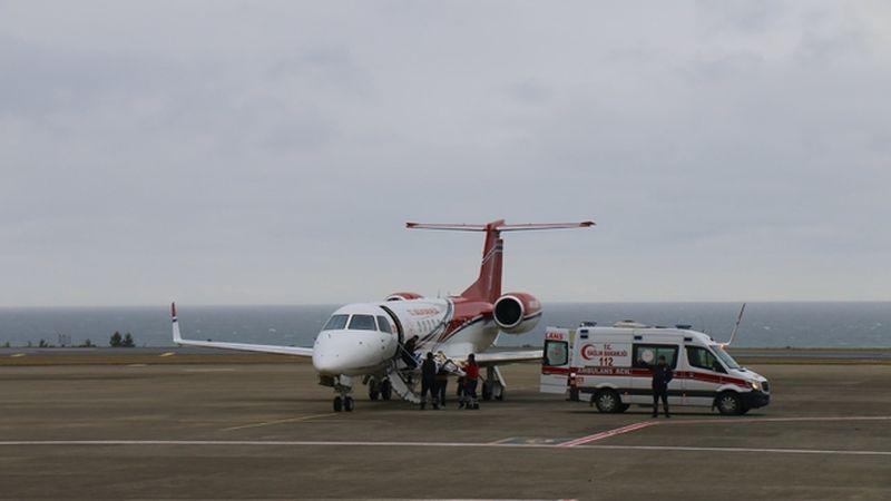Trabzon'da ADEM tanısı konan çocuk ambulans uçakla İstanbul'a sevk edildi