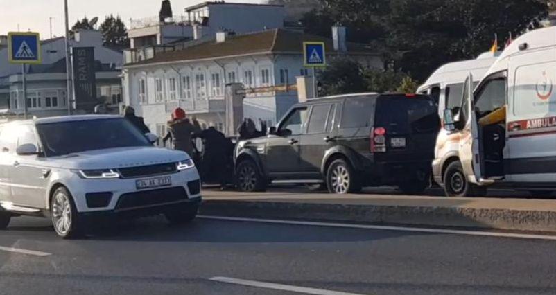 Sarıyer’de yol isteyen ambulansa aldırmadan dakikalarca tartıştılar