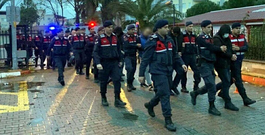 8 kişi tutuklandı: Doktor 1 yılda 24 bin 86 kutu yeşil reçeteli ilaç yazmış