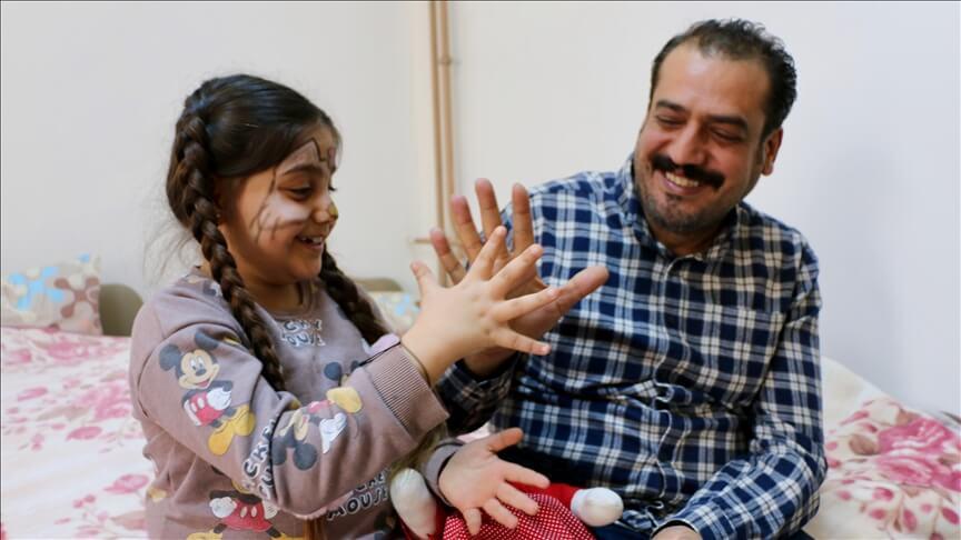 Enkazdan 'taş kağıt makas' oynadığı babasıyla kurtarılan Tanem doktor olmak istiyor