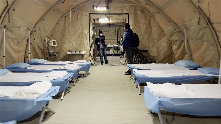 BAE depremzedeler için Gaziantep'te 54 yatak kapasiteli sahra hastanesi kurdu
